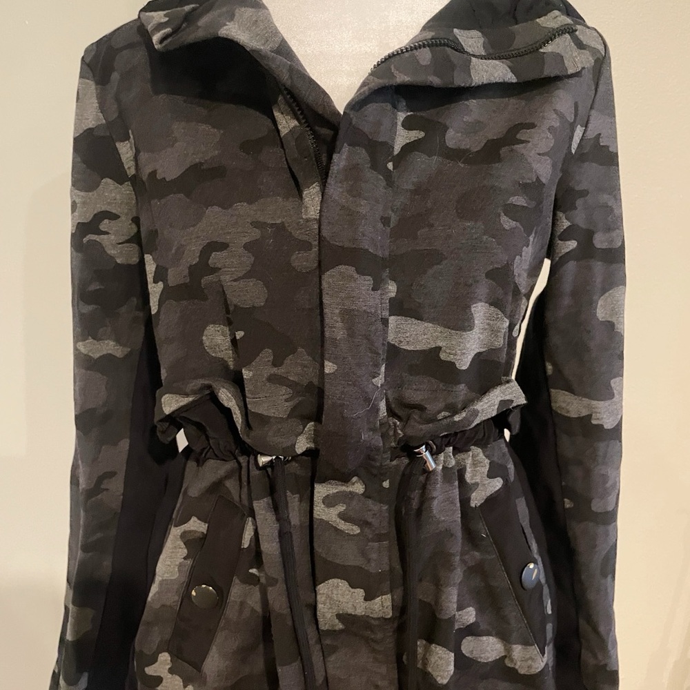 CAbi Women's Black Camouflage Utility Jacket - Picture 2 of 5